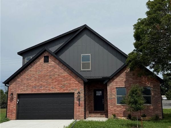 2303 Cassidy Court , Siloam Springs, AR 72761