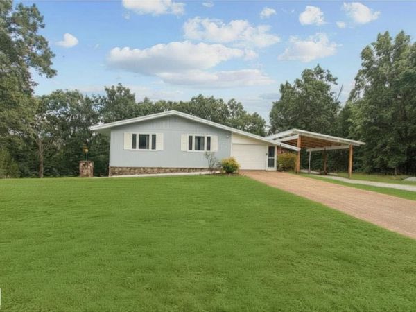 2510 Crescent Dr., Horseshoe Bend, AR 72512