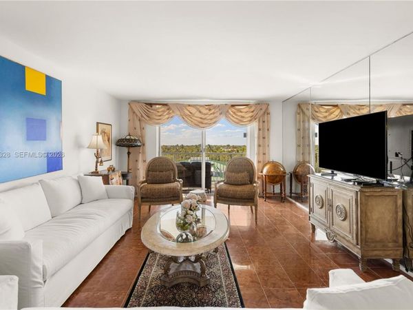 210 Sea View Dr , Unit 611, Key Biscayne, FL 33149