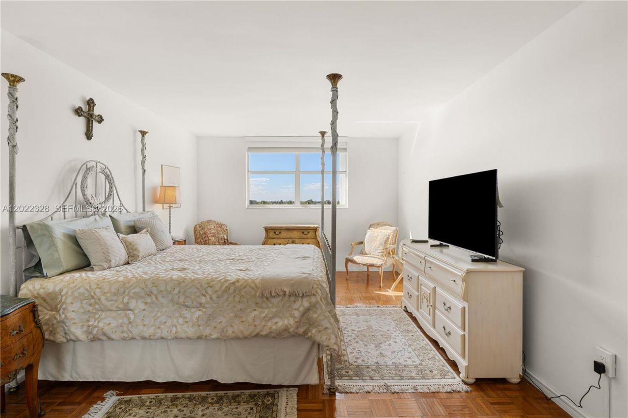 210 Sea View Dr , Unit 611, Key Biscayne, FL 33149 Photo