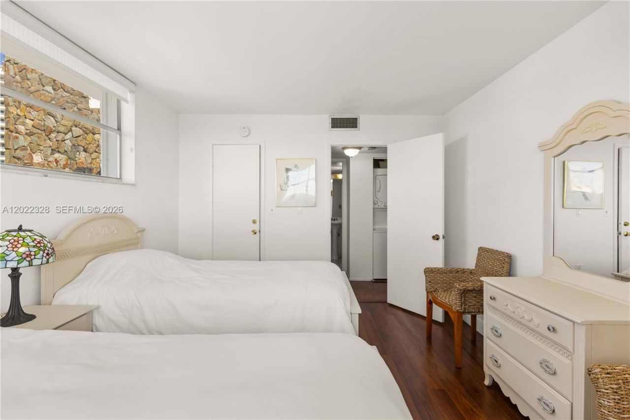 210 Sea View Dr , Unit 611, Key Biscayne, FL 33149 Photo
