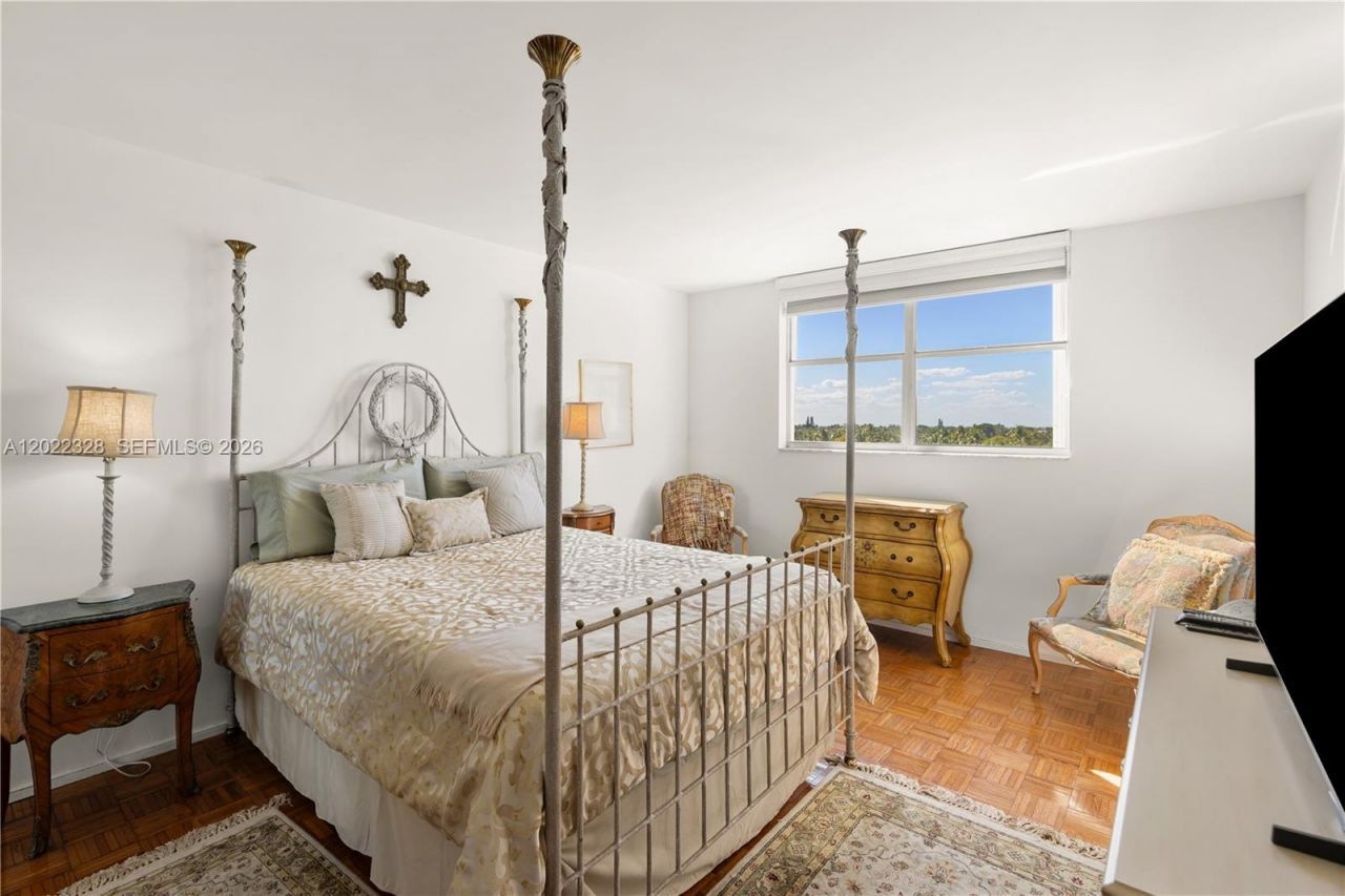210 Sea View Dr , Unit 611, Key Biscayne, FL 33149 Photo