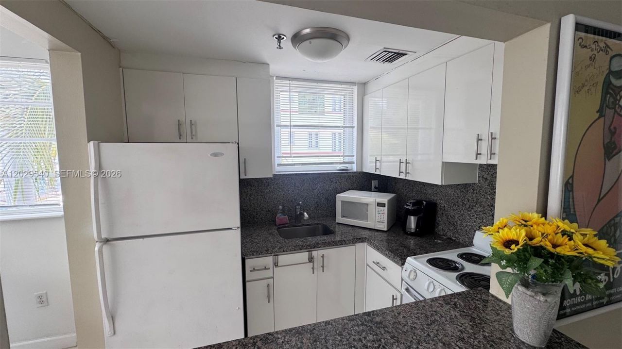 865 Collins Ave , Unit 210, Miami Beach, FL 33139 Photo