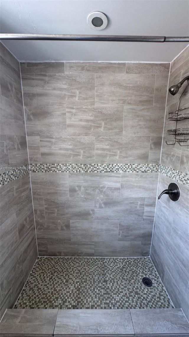 865 Collins Ave , Unit 210, Miami Beach, FL 33139 Photo