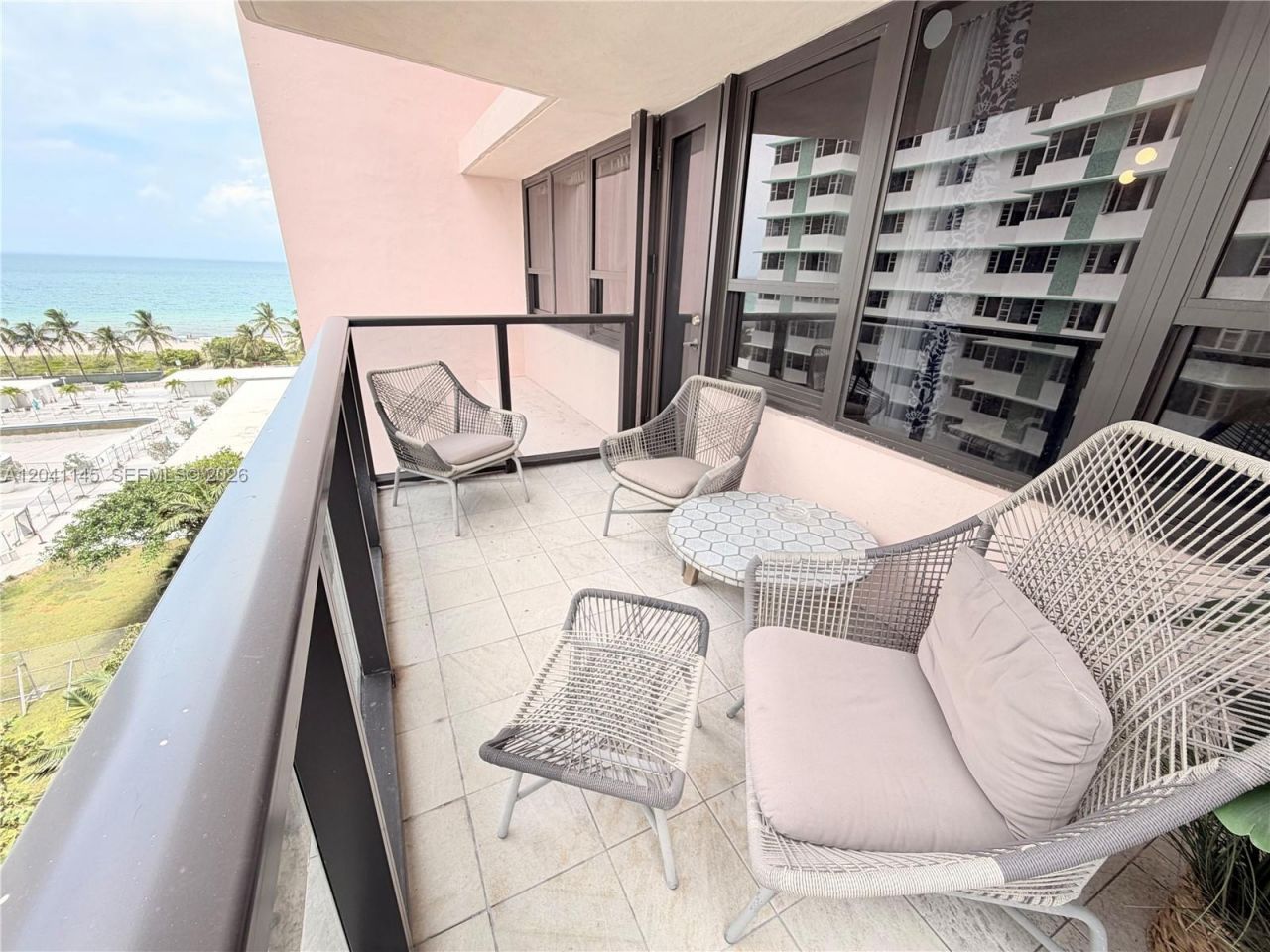 5225 Collins Ave , Unit 914, Miami Beach, FL 33140 Photo