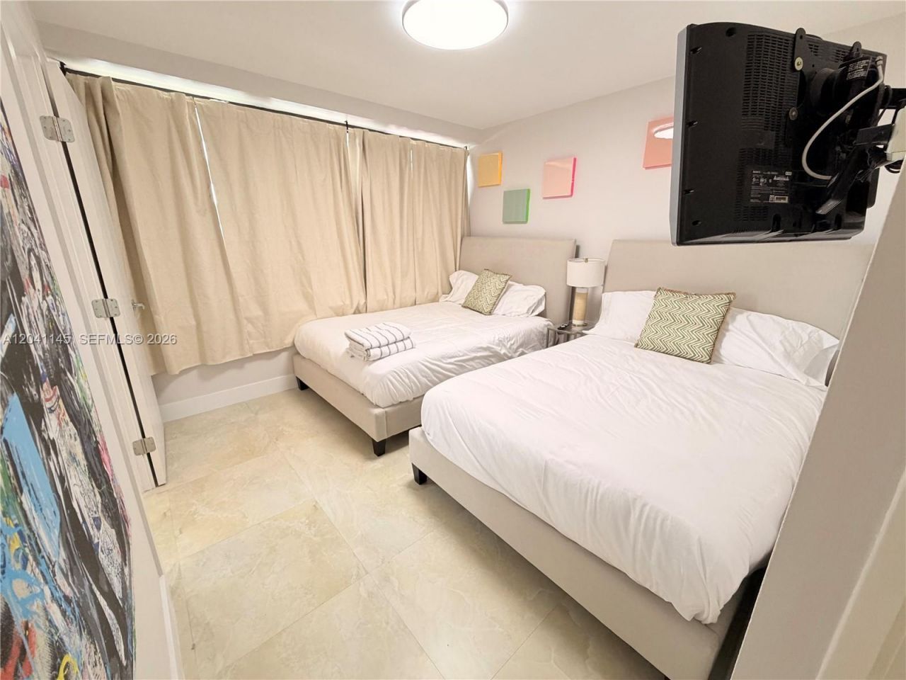 5225 Collins Ave , Unit 914, Miami Beach, FL 33140 Photo