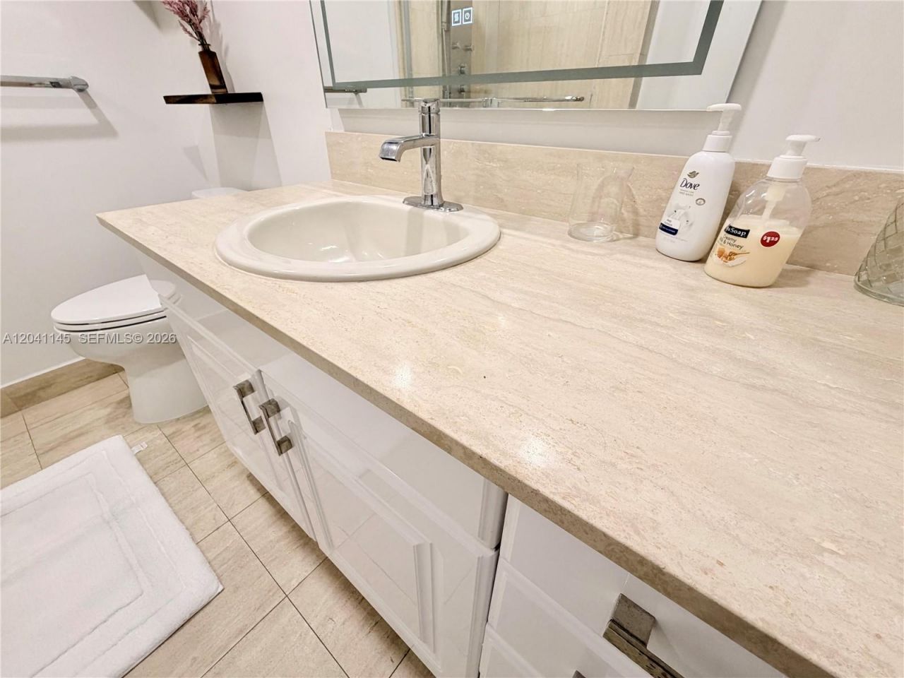 5225 Collins Ave , Unit 914, Miami Beach, FL 33140 Photo