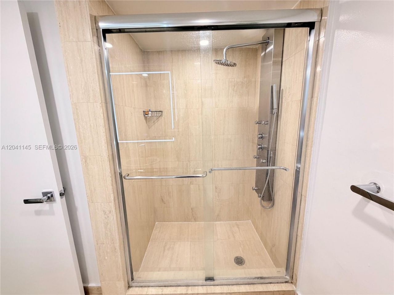 5225 Collins Ave , Unit 914, Miami Beach, FL 33140 Photo
