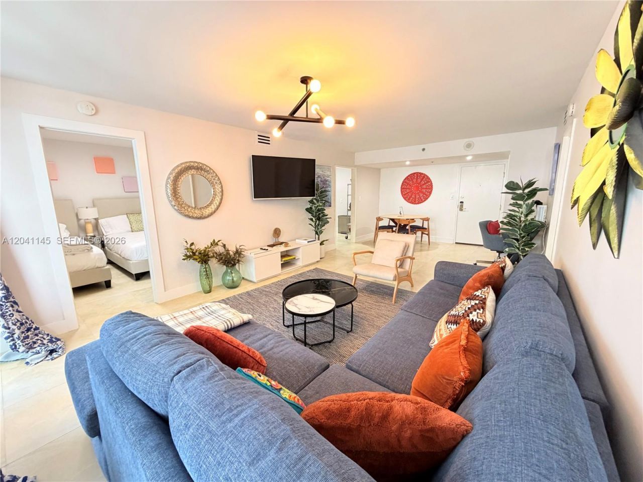 5225 Collins Ave , Unit 914, Miami Beach, FL 33140 Photo