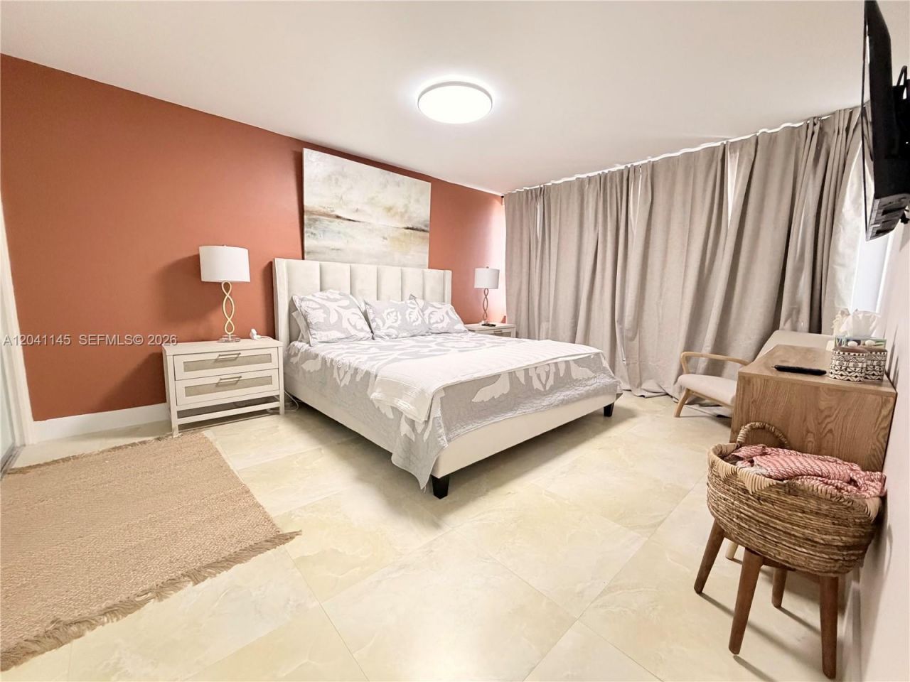5225 Collins Ave , Unit 914, Miami Beach, FL 33140 Photo