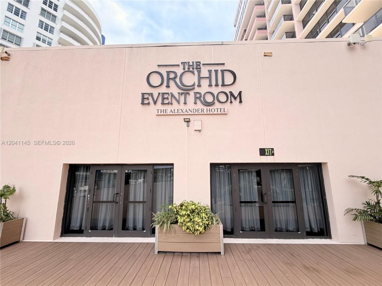 5225 Collins Ave , Unit 914, Miami Beach, FL 33140 Photo