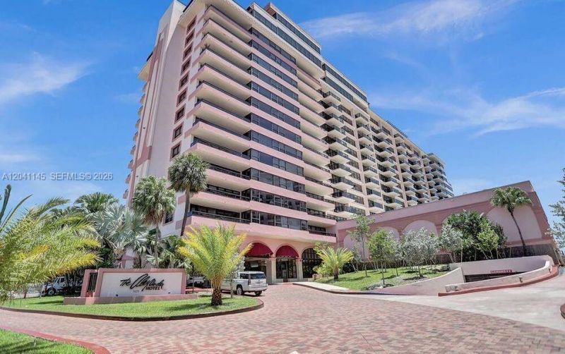 5225 Collins Ave , Unit 914, Miami Beach, FL 33140 Photo