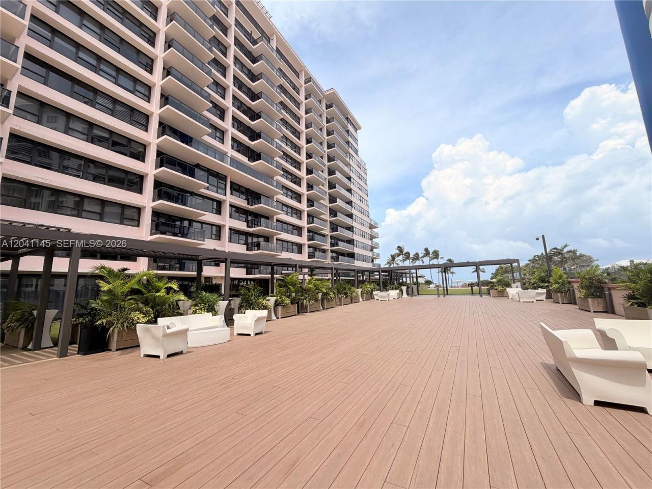 5225 Collins Ave , Unit 914, Miami Beach, FL 33140 Photo