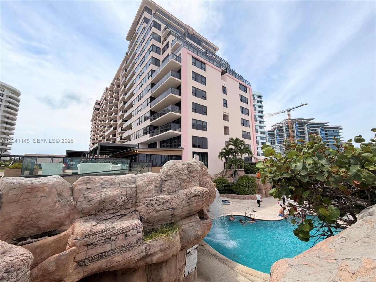 5225 Collins Ave , Unit 914, Miami Beach, FL 33140 Photo