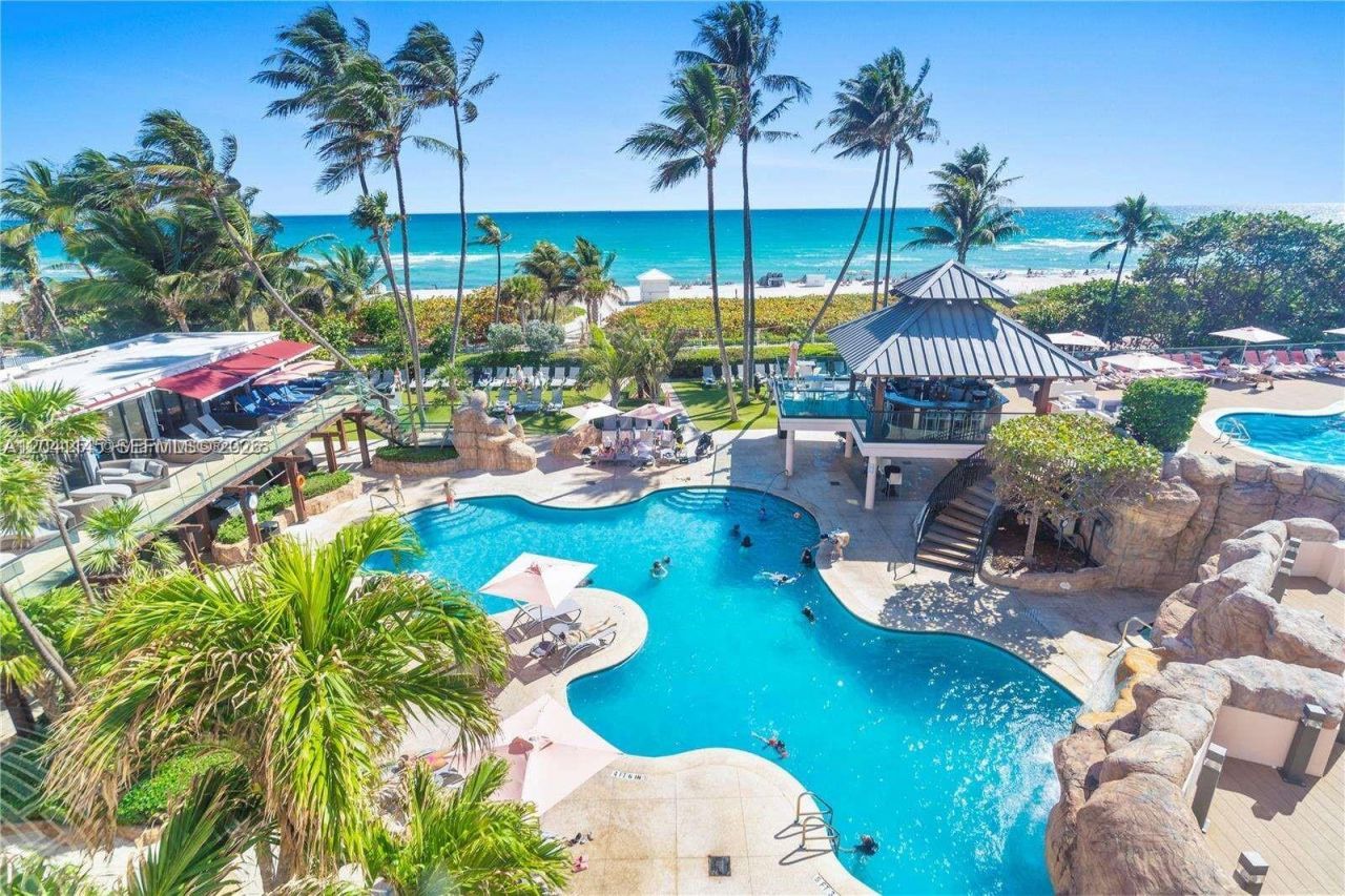 5225 Collins Ave , Unit 914, Miami Beach, FL 33140 Photo