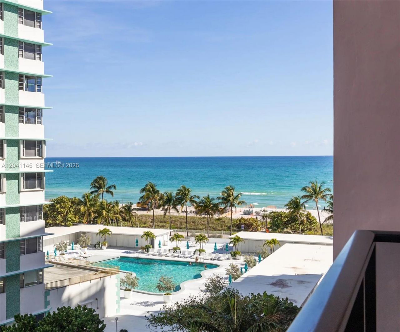 5225 Collins Ave , Unit 914, Miami Beach, FL 33140 Photo