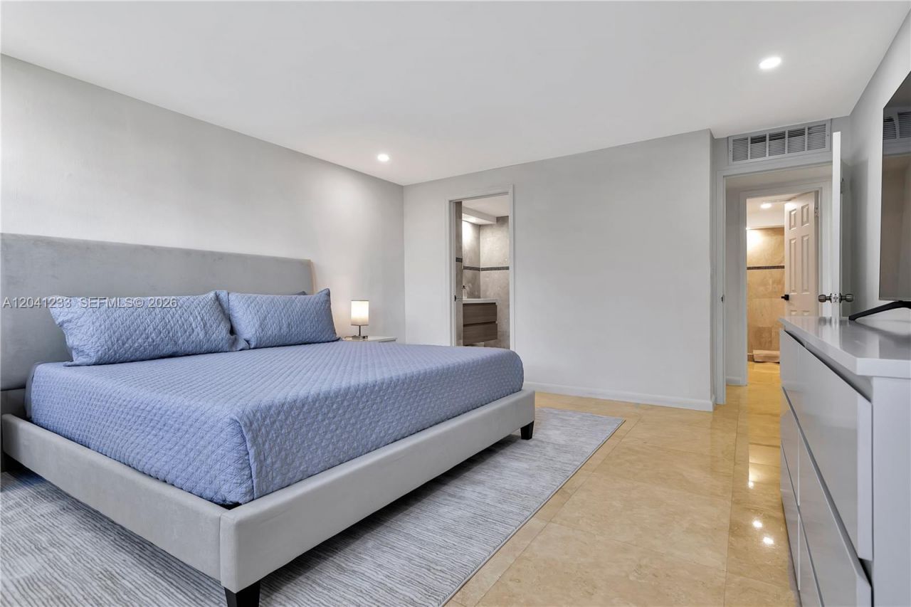 800 West Ave, Unit 635, Miami Beach, FL 33139 Photo