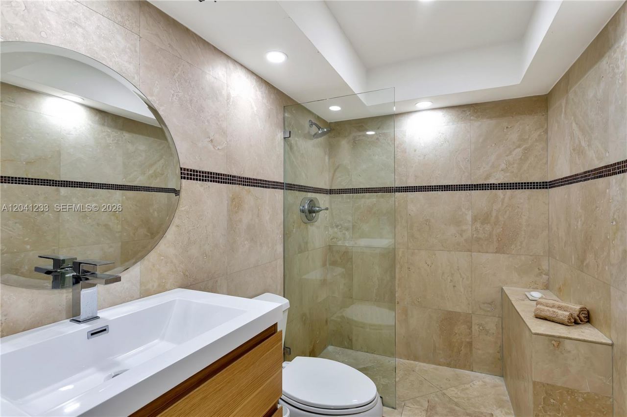 800 West Ave, Unit 635, Miami Beach, FL 33139 Photo