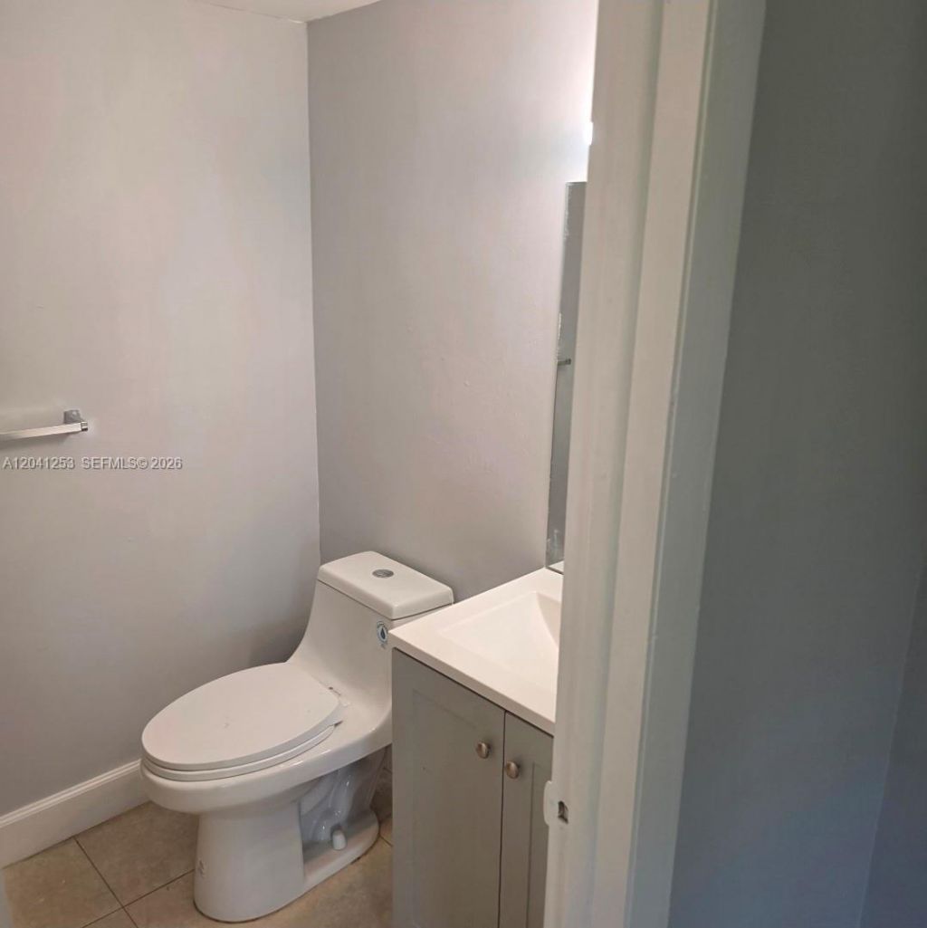 4721 NW 7th St , Unit 107-12, Miami, FL 33126 Photo