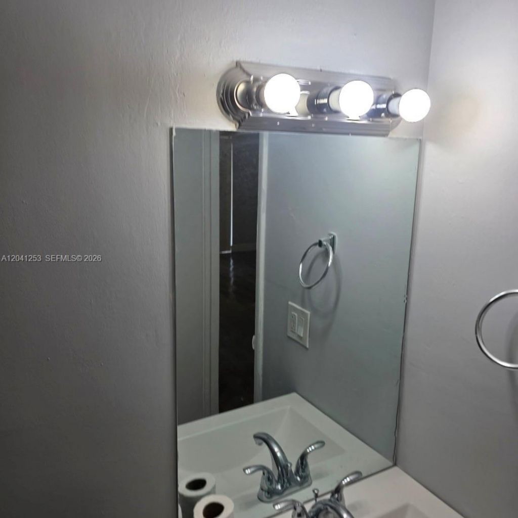 4721 NW 7th St , Unit 107-12, Miami, FL 33126 Photo