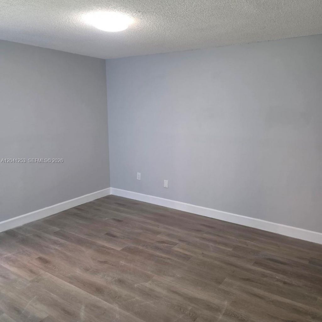 4721 NW 7th St , Unit 107-12, Miami, FL 33126 Photo
