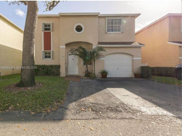 11938 NW 12th St , Pembroke Pines, FL 33026