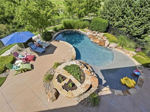 9162 COTTONWOOD CANYON Drive, Lenexa, KS 66219