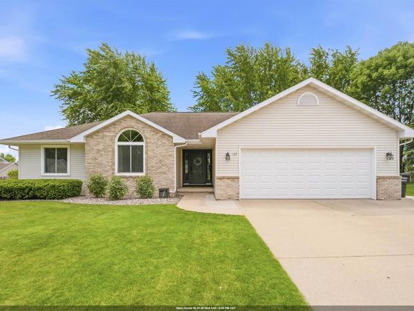127 W BAREFOOT COURT, Appleton, WI 54913