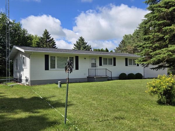4535 HICKORY HEIGHTS AVENUE, Oshkosh, WI 54904