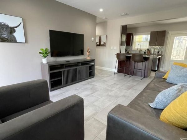 400 SW 12th, Unit 1-2, Fort Lauderdale, FL 33315