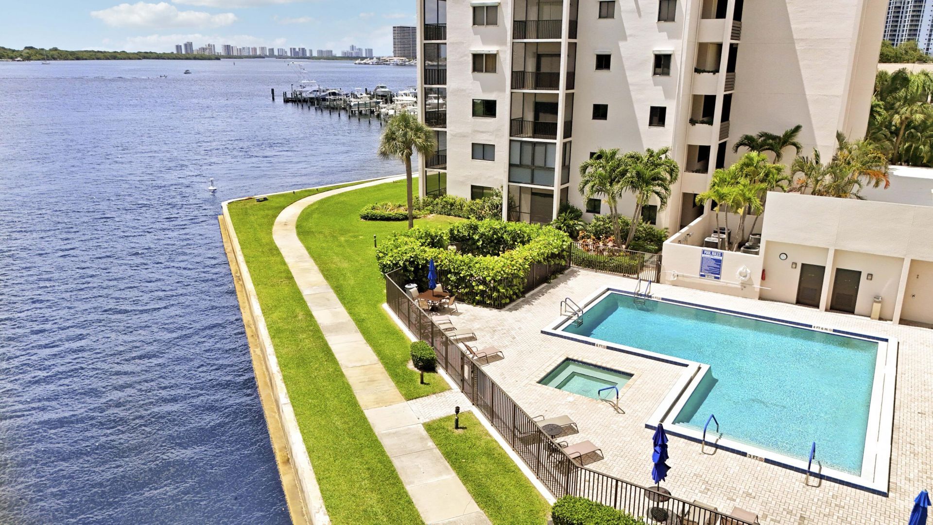 11370 Twelve Oaks Way, Unit 416, North Palm Beach, FL 33408 Photo