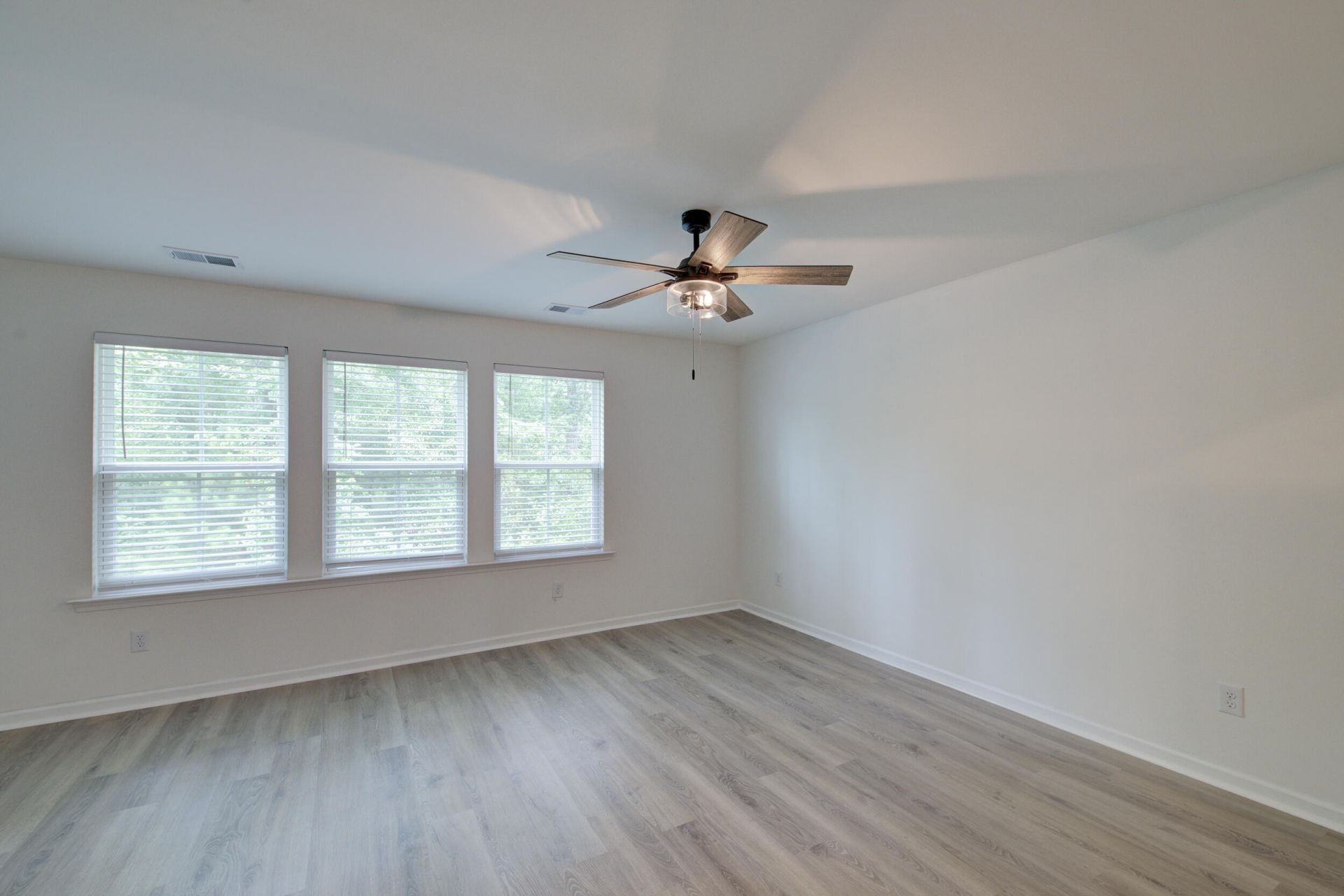 495 Trotters Lane Photo 17