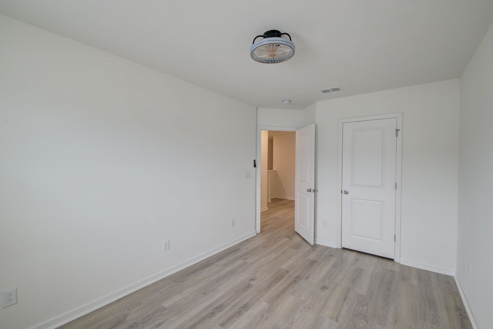 495 Trotters Lane Photo 24