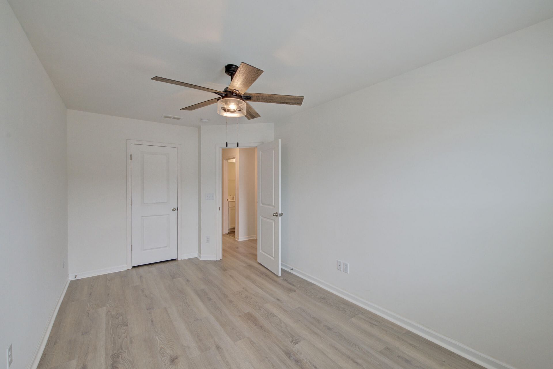 495 Trotters Lane Photo 28
