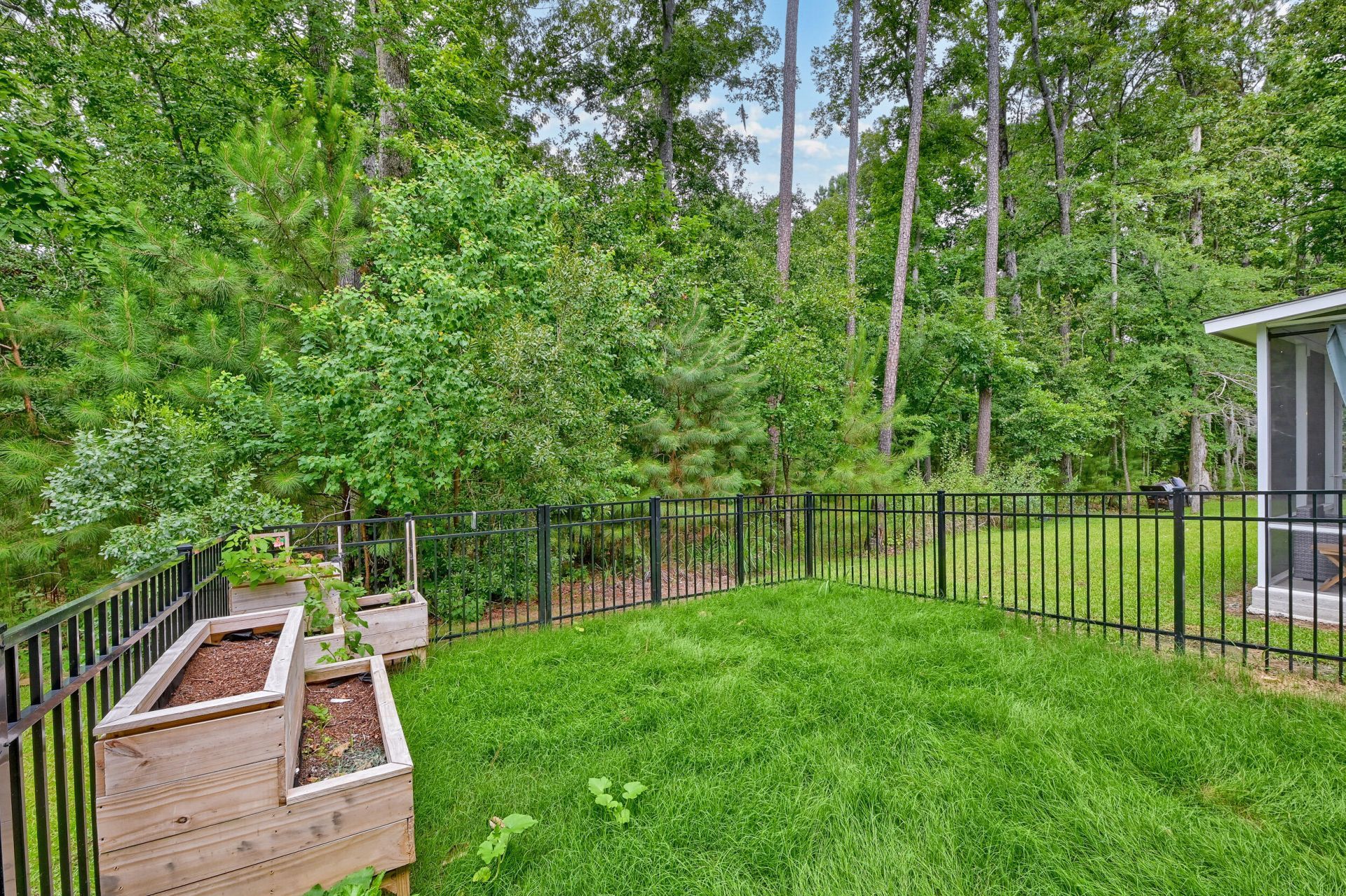 495 Trotters Lane Photo 43