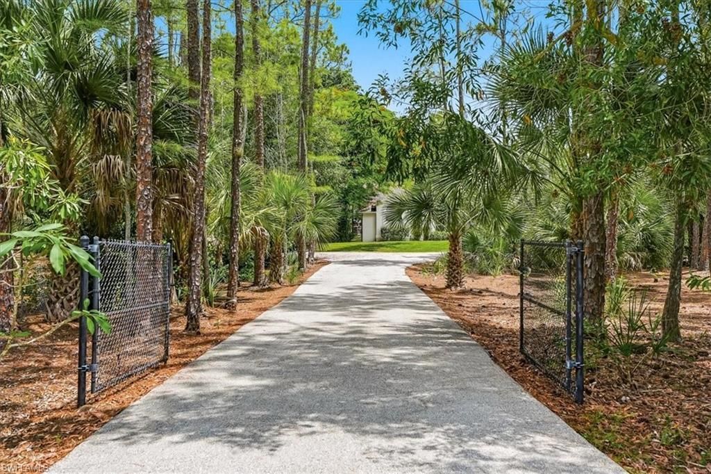 5991 Golden Oaks Ln , Naples, FL 34119 Photo