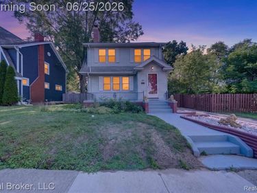 30 Dakota Street, Pontiac, MI 48341