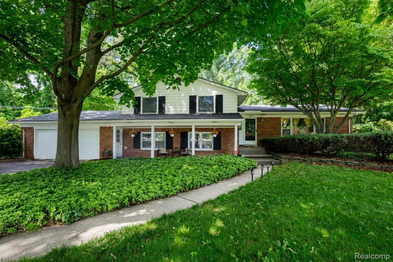 6826 Spruce Drive, Bloomfield Hills, Mi 48301 Main Photo