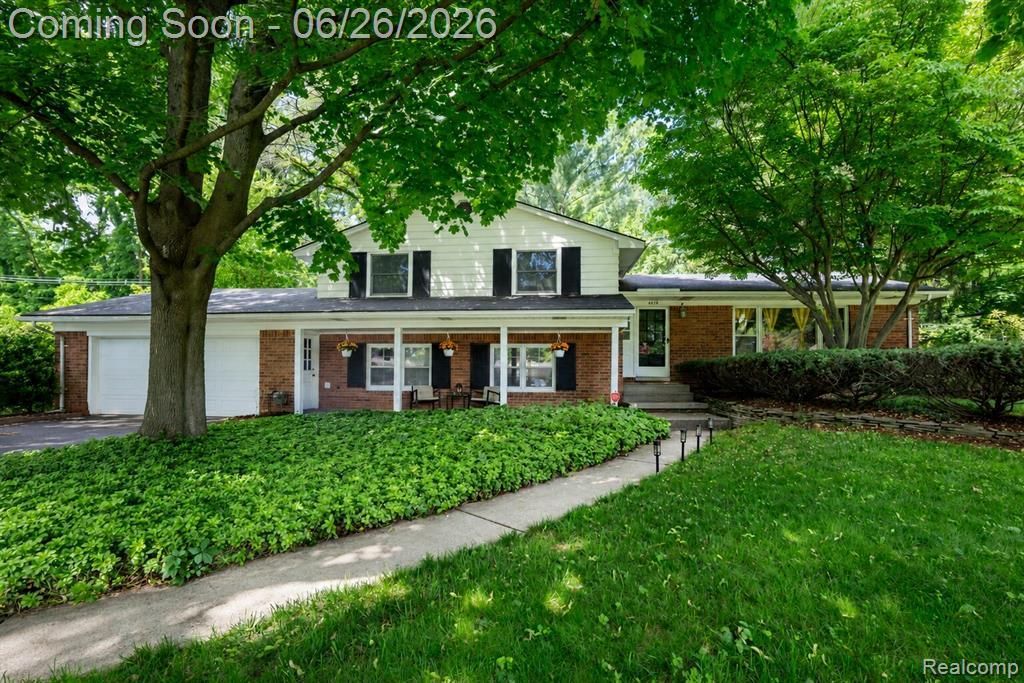 6826 Spruce Drive, Bloomfield Hills, MI 48301 Main Photo