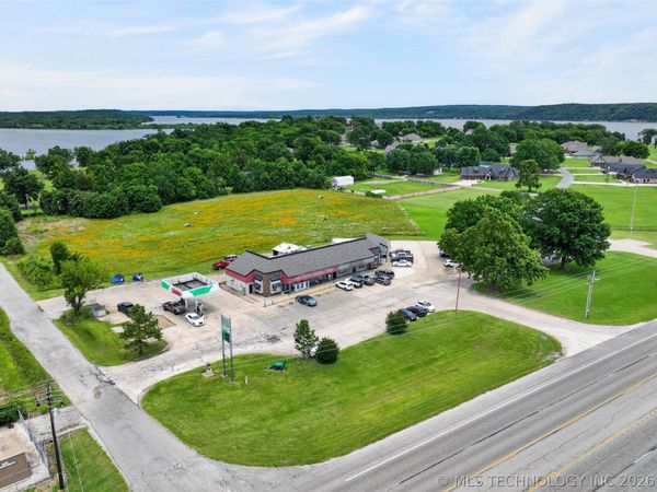 96 Lakeland Drive , Pryor, OK 74361