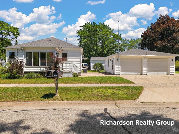1702 Waverly Avenue, Grand Haven, MI 49417