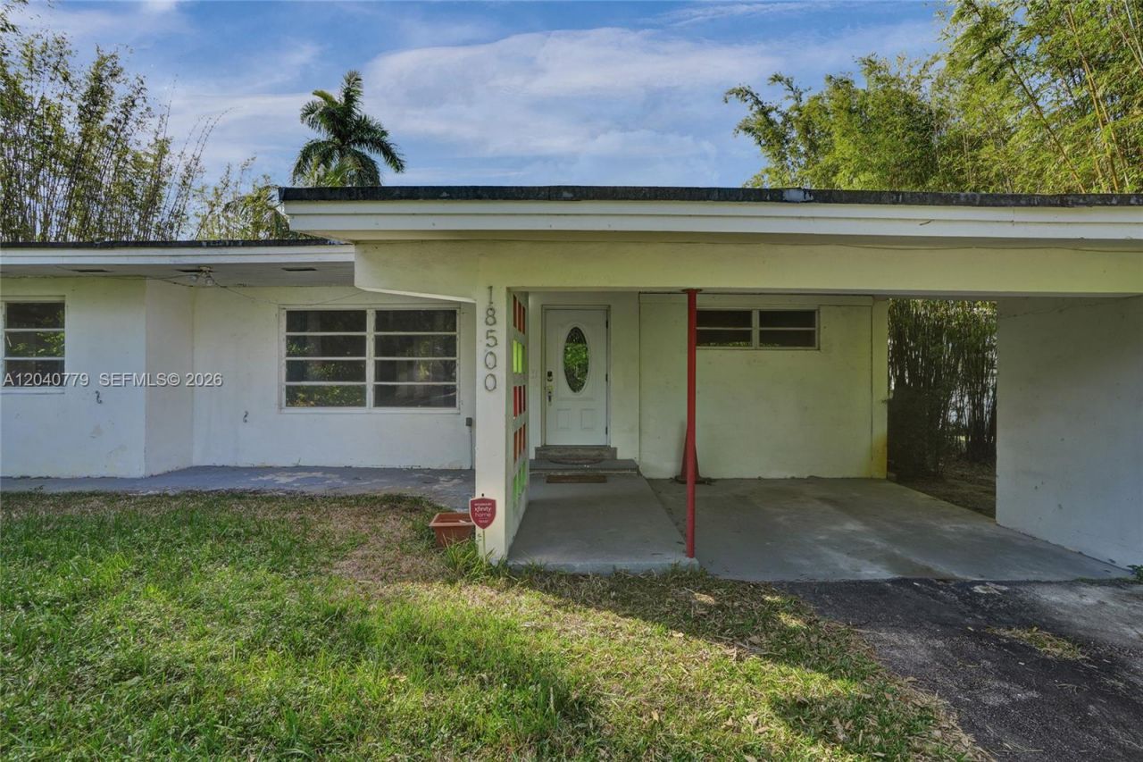 18500 NE 23rd Ct , Miami, FL 33180 Photo
