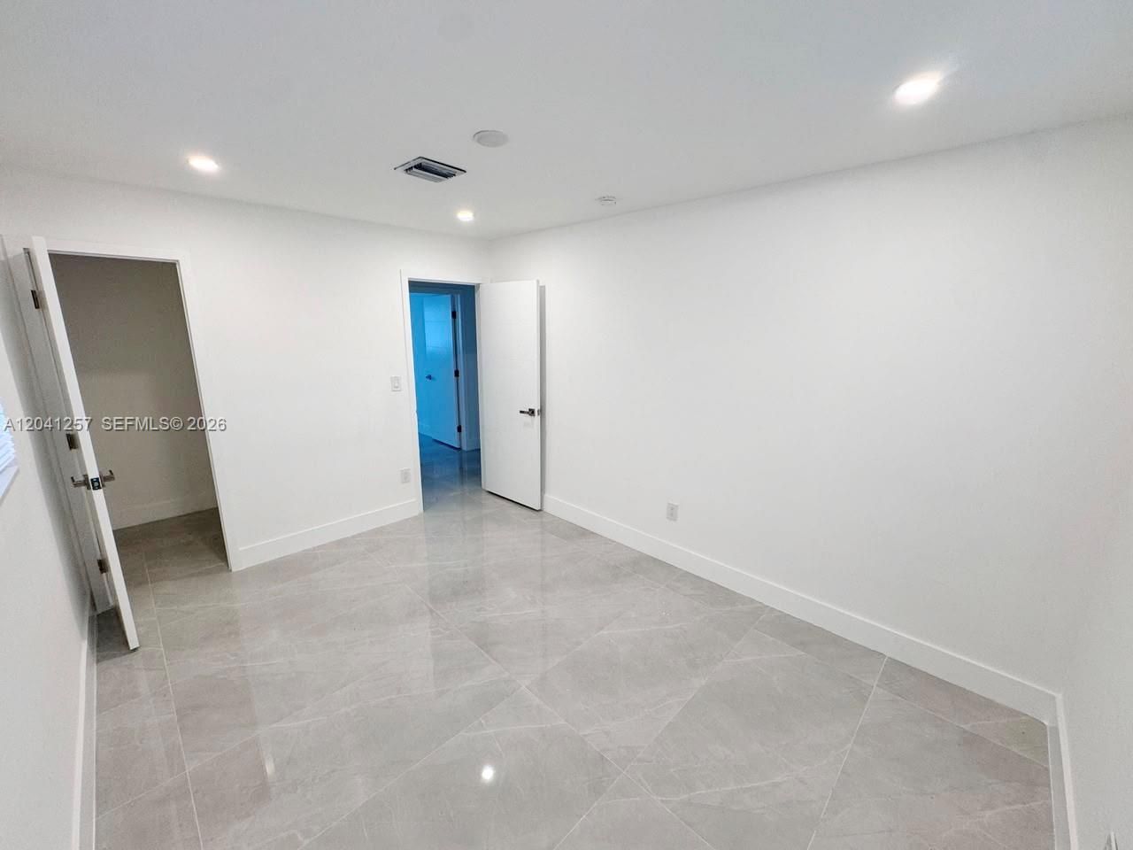 19700 NE 11th Pl, Miami, FL 33179 Photo