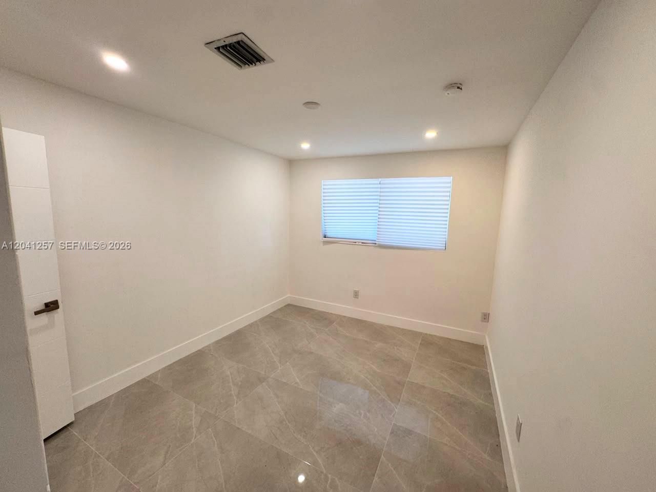 19700 NE 11th Pl, Miami, FL 33179 Photo