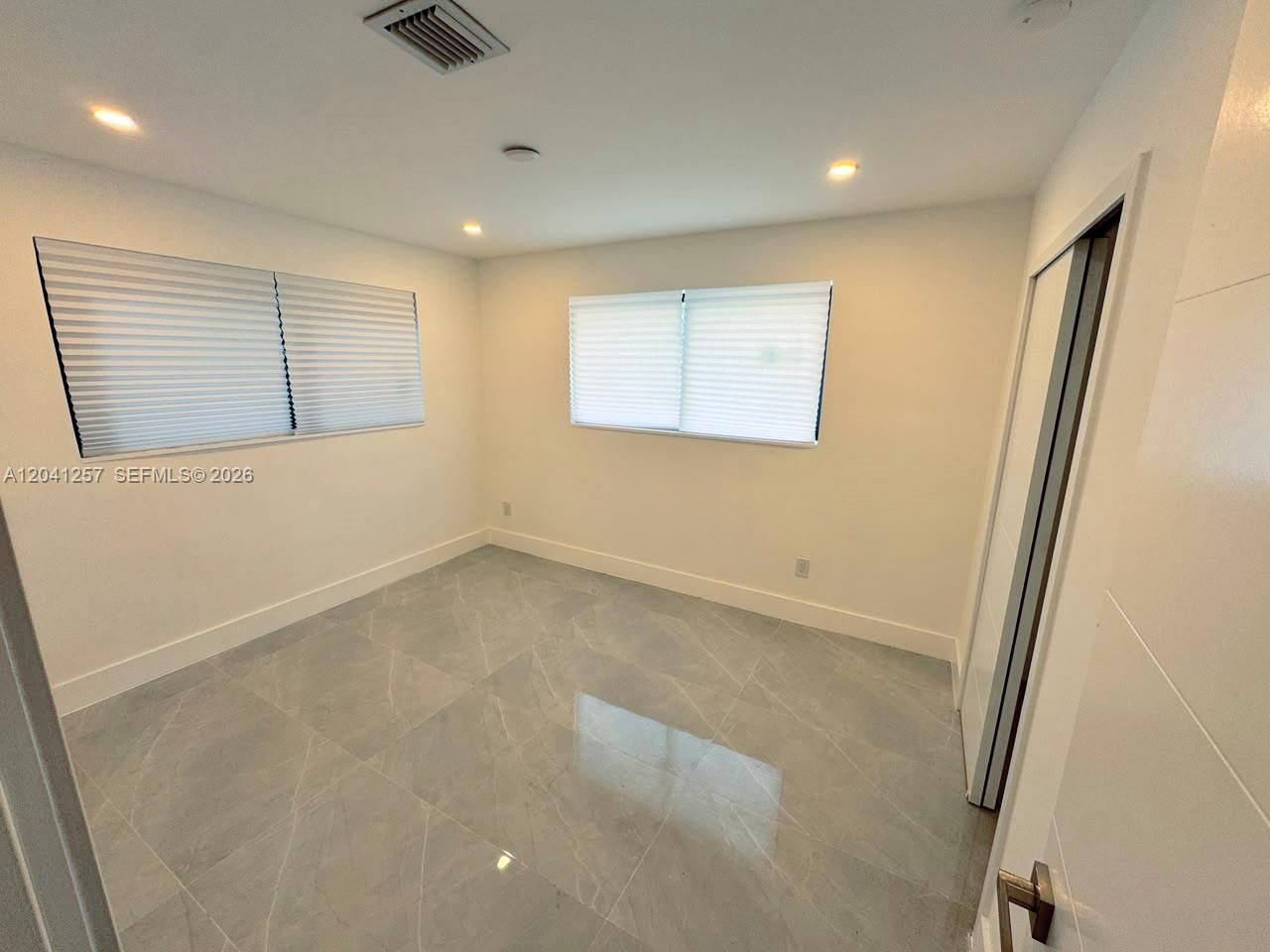 19700 NE 11th Pl, Miami, FL 33179 Photo