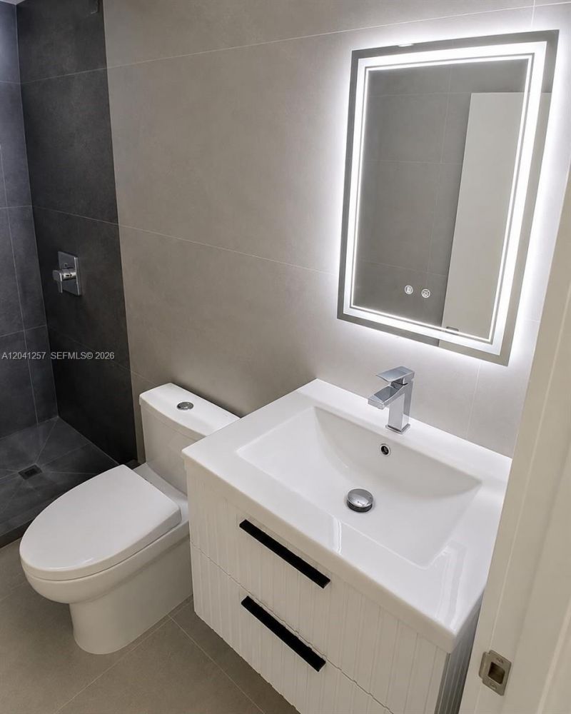 19700 NE 11th Pl, Miami, FL 33179 Photo