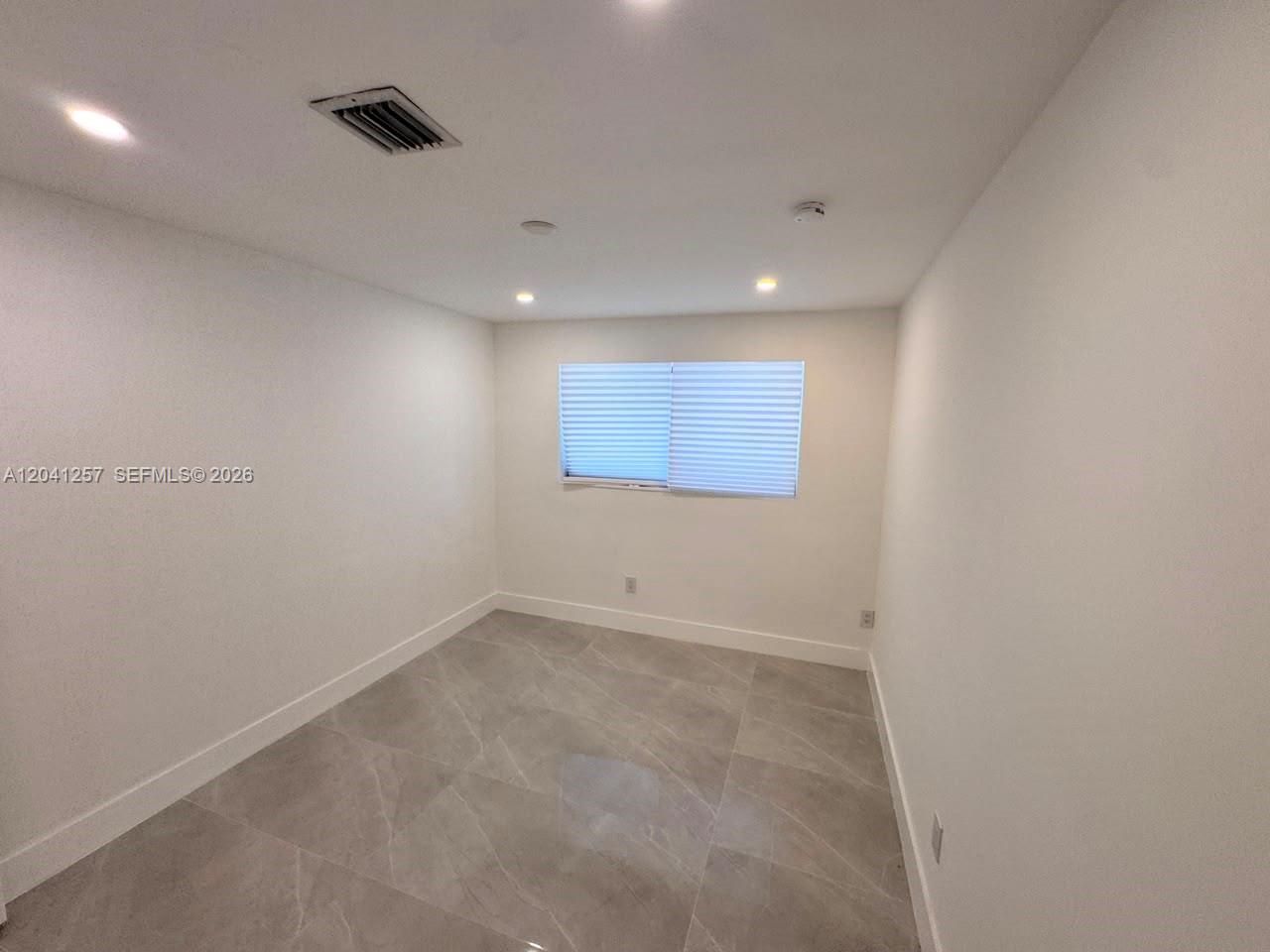 19700 NE 11th Pl, Miami, FL 33179 Photo