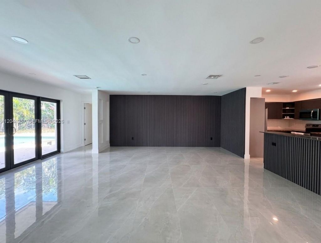 19700 NE 11th Pl, Miami, FL 33179 Photo