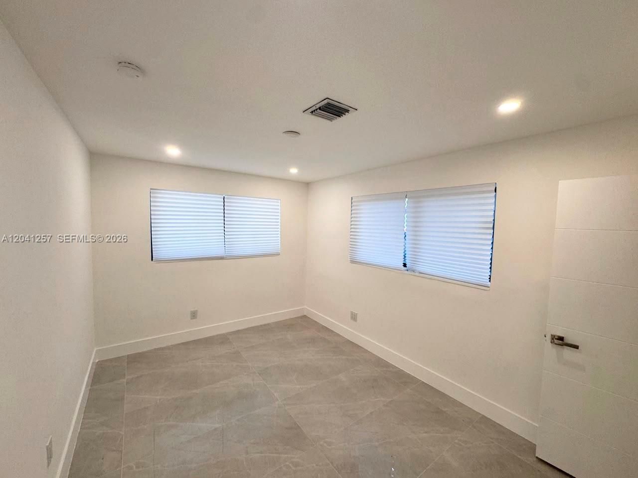 19700 NE 11th Pl, Miami, FL 33179 Photo