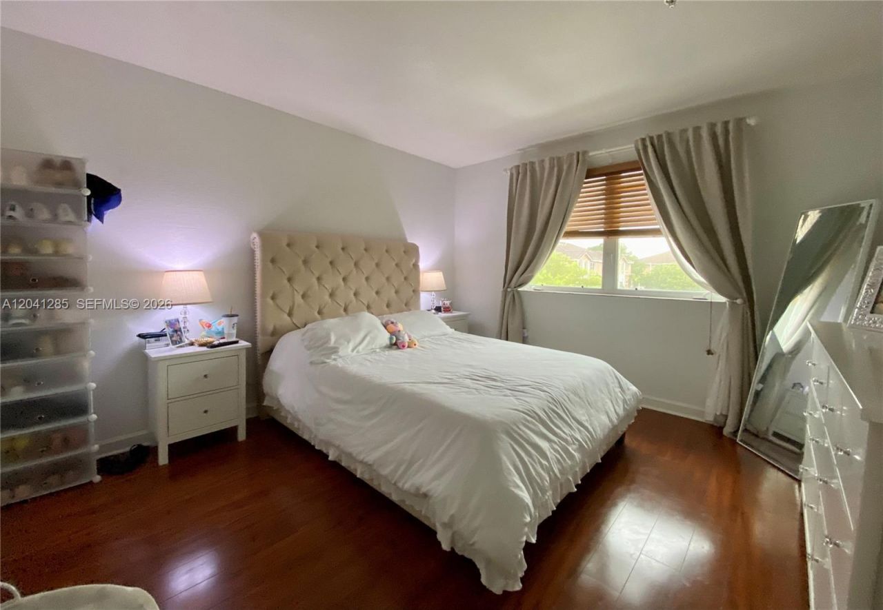 7250 NW 177th St , Unit 200-16, Hialeah, FL 33015 Photo